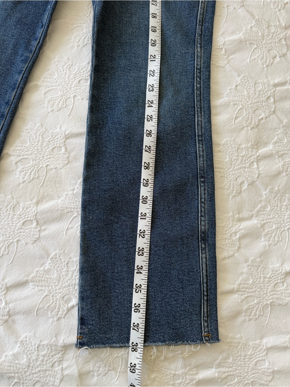 Good American Good Curve Straight Jeans - 6/28 - Picture 8 of 8